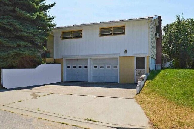 Building Photo - 10112 E 15th Ave