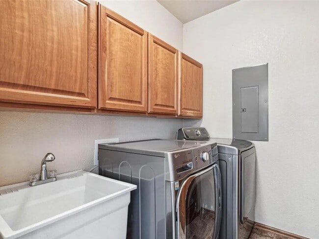 Building Photo - 13859 Legend Trail