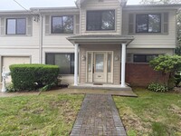 Building Photo - 1357 Kew Ave