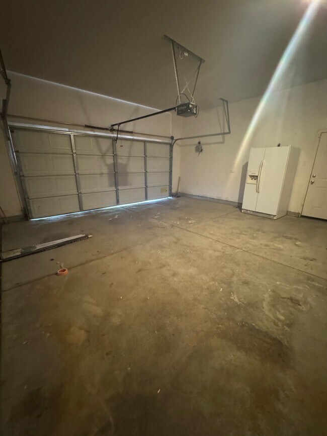Building Photo - 9502 Stonewall Ln