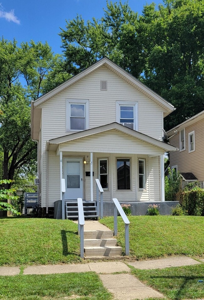 Building Photo - 438 S Powell Ave