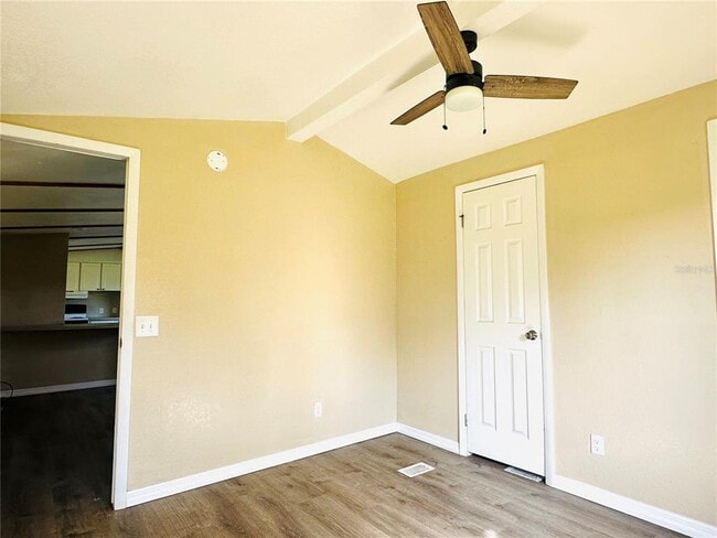 Building Photo - 610 Grove Dr