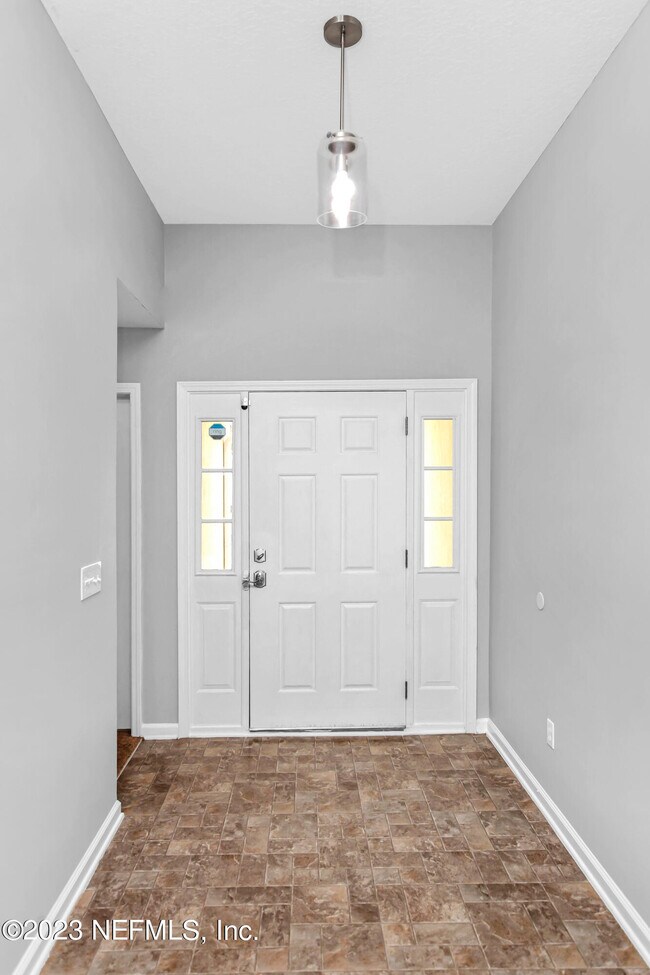 Building Photo - 2167 S Cranbrook Ave