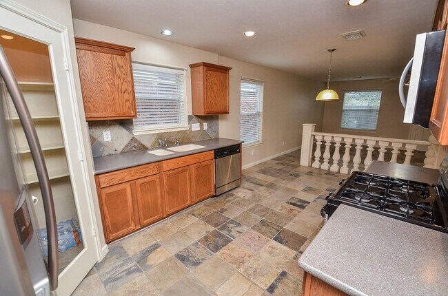 Building Photo - 19210 Mission Cove Ln