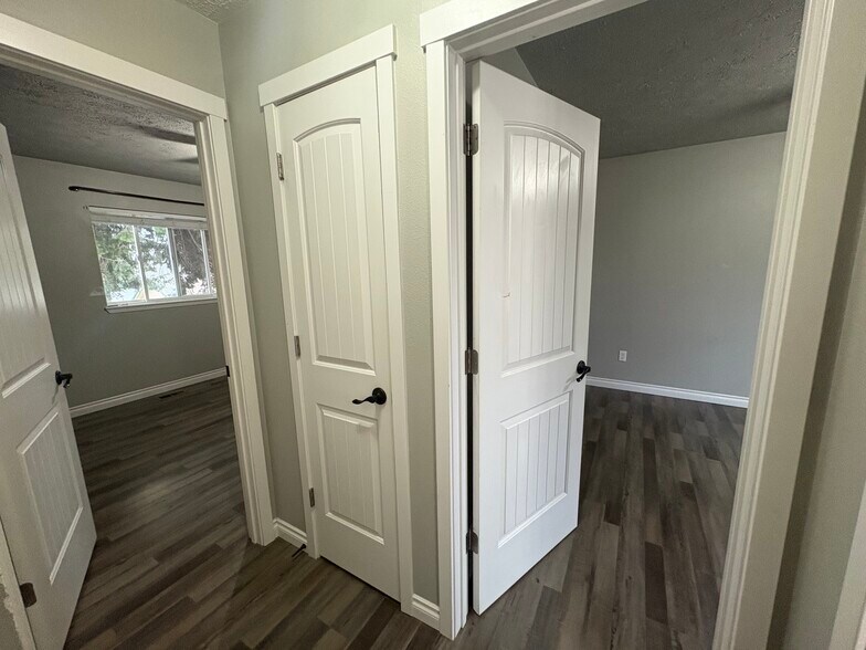 Building Photo - 1228 W Cleveland Ave