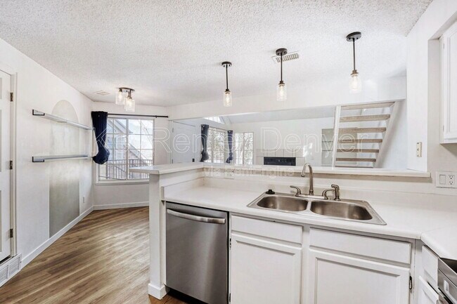 Building Photo - 13704 E Lehigh Ave