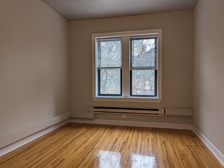 Building Photo - 3731 N Pine Grove Ave