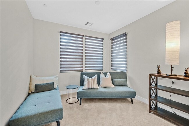 Building Photo - Experience True Luxury Living In The Heart Of Summerlin