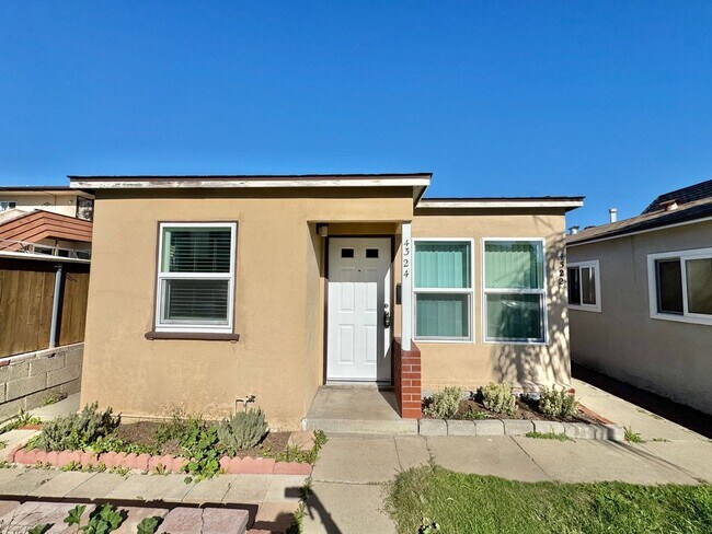 Building Photo - 4322-4324 Temecula Street