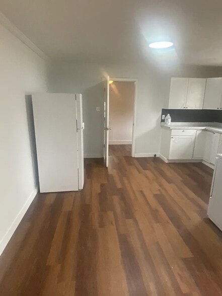 Building Photo - 1529 Basin St