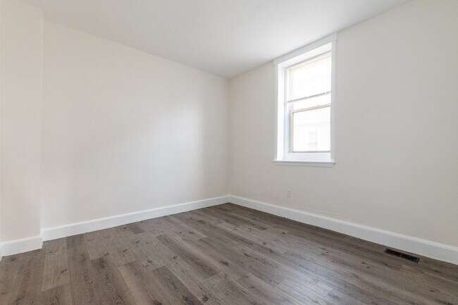 Building Photo - 29 Palmer St