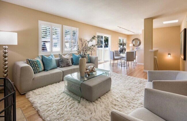 Building Photo - 580 Vista Ave