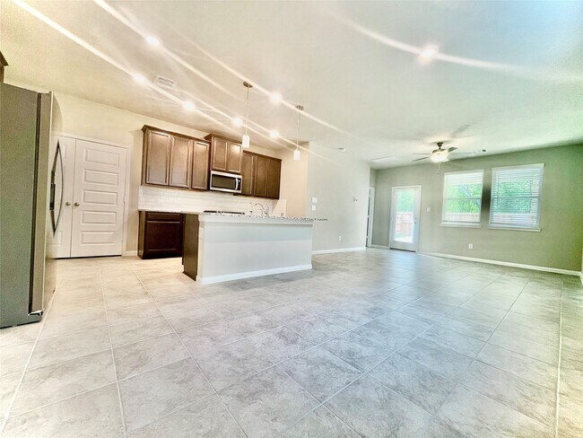 Building Photo - 17526 Rosette Grass Dr