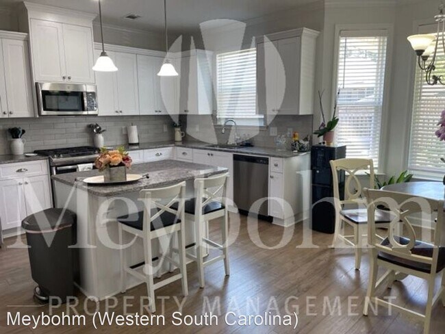 Building Photo - 4 br, 3 bath House - 507 Schaver Loop