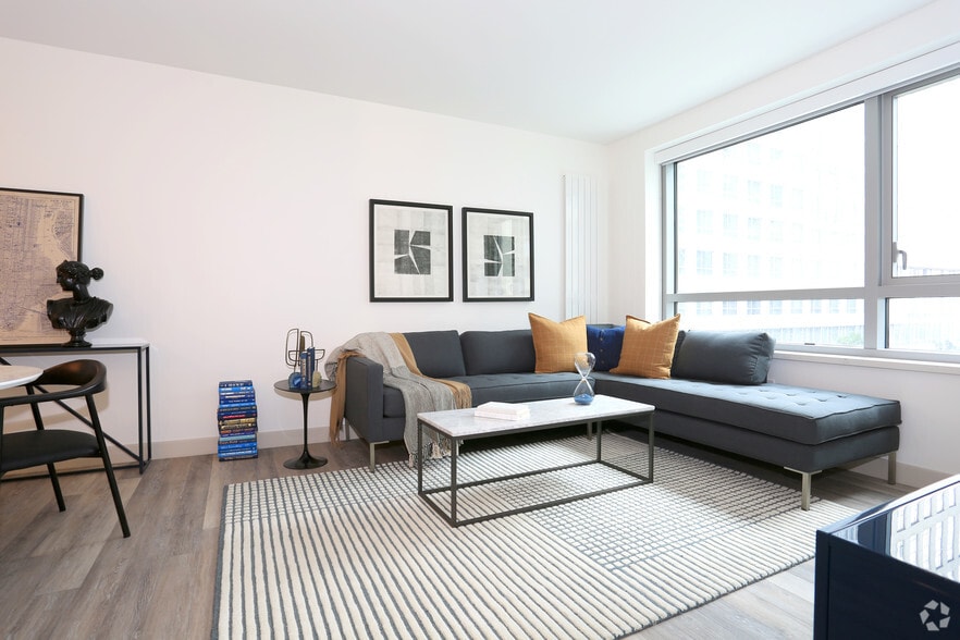 Photo of 33 8th at Trinity Place