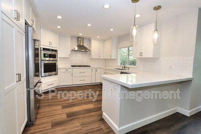 Building Photo - 2696 Prestwick Dr