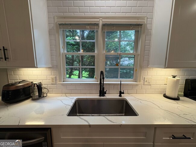 Building Photo - 3755 Ridgeside Ct