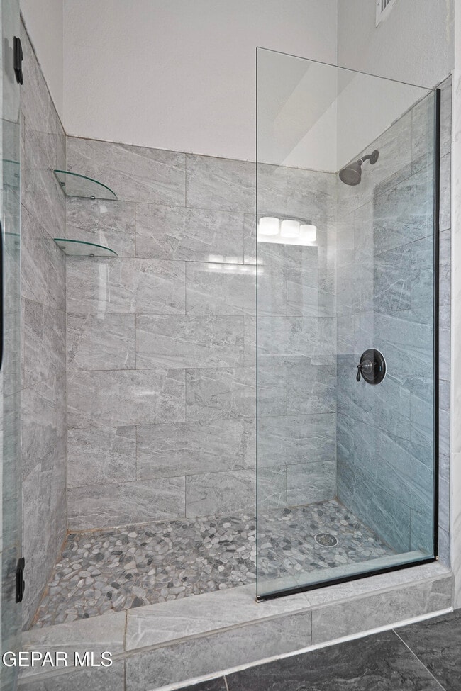 Building Photo - 4805 Maureen Cir