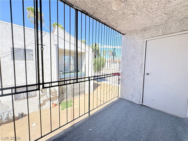 Building Photo - 4689 W Sand Creek Ave