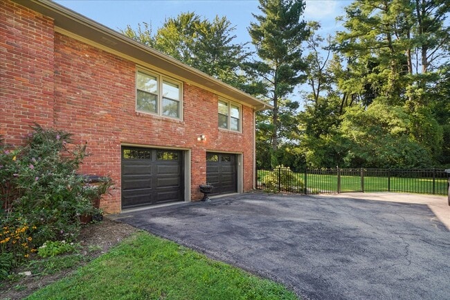 Building Photo - 6309 Regal Rd