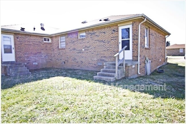 Building Photo - 151 Airport Rd