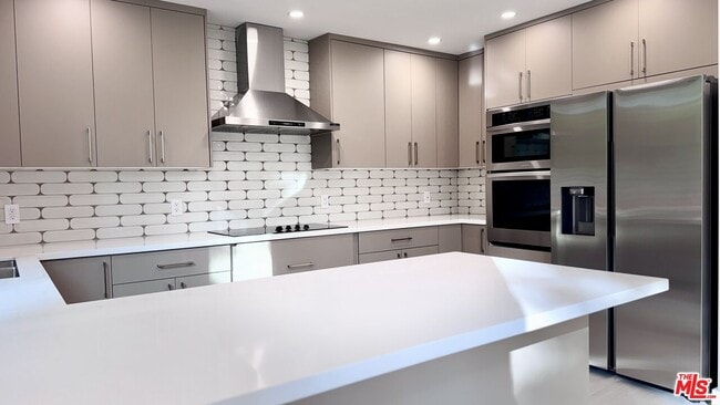 Building Photo - 414 N Palm Dr