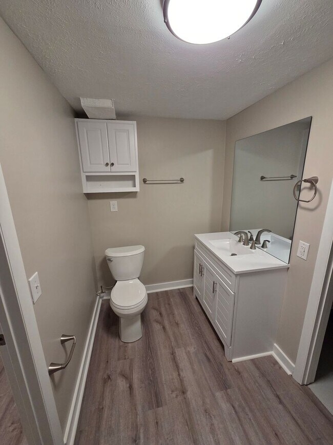 Building Photo - 3 bed, 2 bath, 1 car garage with finished basement, fenced back, newly remodeled