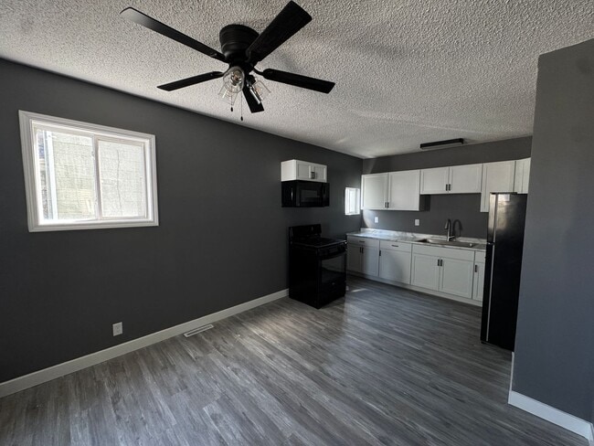 Building Photo - Affordable Spacious Home for your Family!