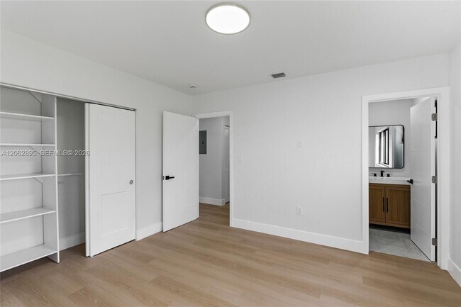 Building Photo - 9660 Dominican Dr