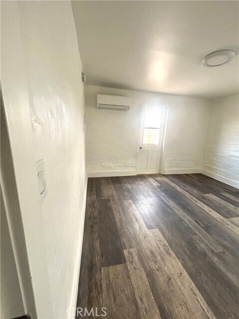Building Photo - 6623 La Luna Ave