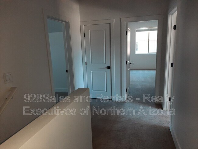 Building Photo - 2335 S Polaris Way