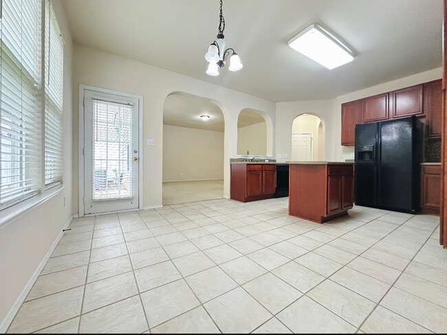 Building Photo - 208 Founders Walk Dr