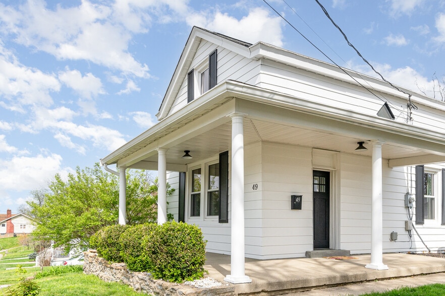 Building Photo - 49 Southview Ave