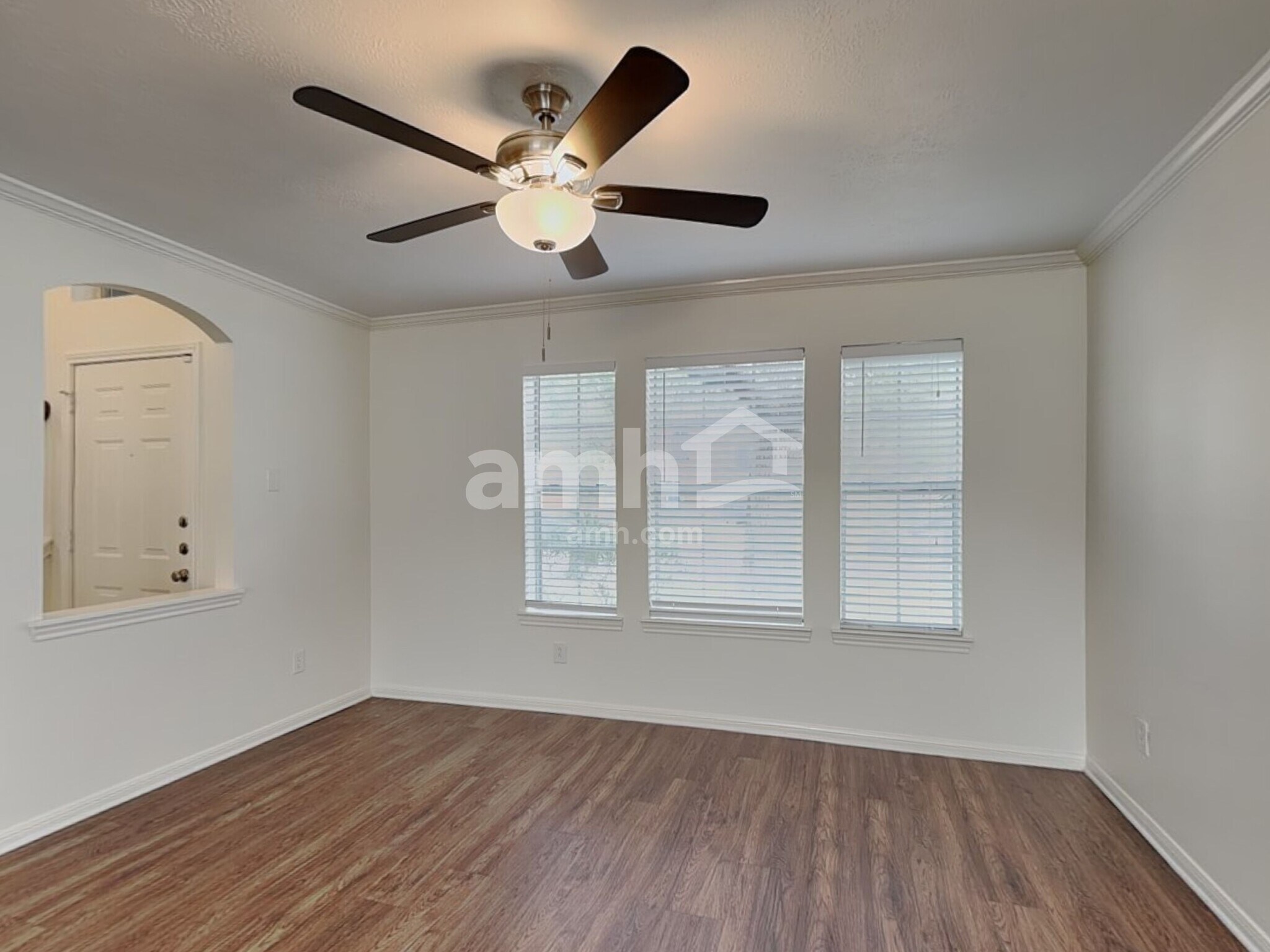 Building Photo - 15923 Mission Glen Dr