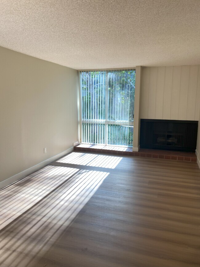 Building Photo - 3604 W Estates Ln
