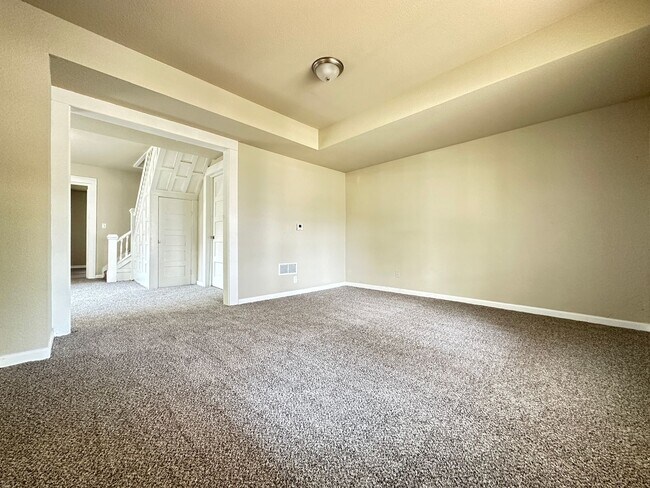 Building Photo - 4 Bedroom Remodeled Home in Chariton