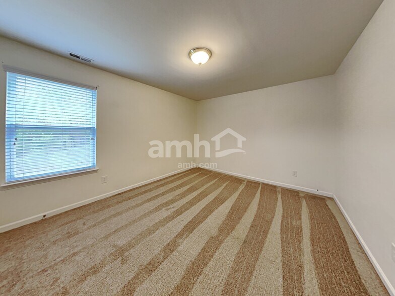 Building Photo - 201 Flanders Dr