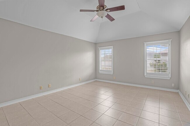 Building Photo - 3814 Sandcliff Dr