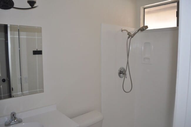 Building Photo - 4BR/2BA Single Family Poway Home “Single L...
