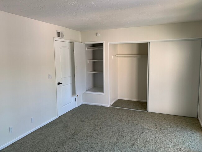 Building Photo - 3745 Portofino Way