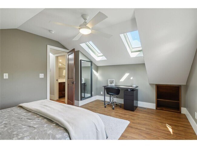 Building Photo - 4015 Wood End Dr