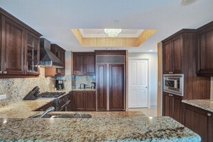 Building Photo - 17875 Collins Ave