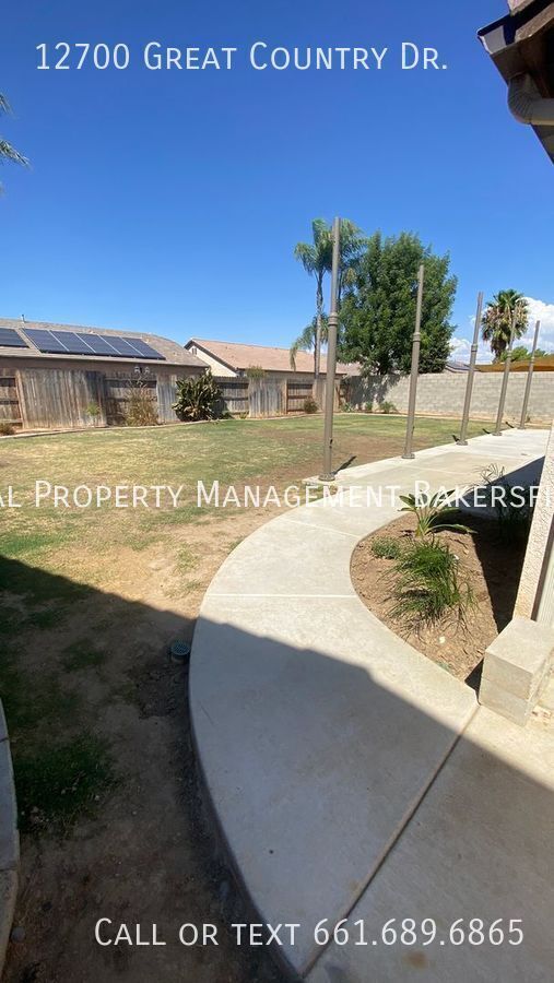 Building Photo - 12700 Great Country Dr