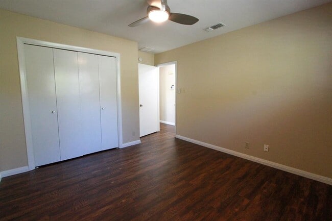 Building Photo - 10705 Doering Ln