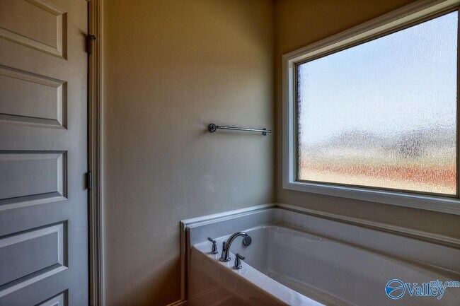 Building Photo - 12861 Tallulah Dr