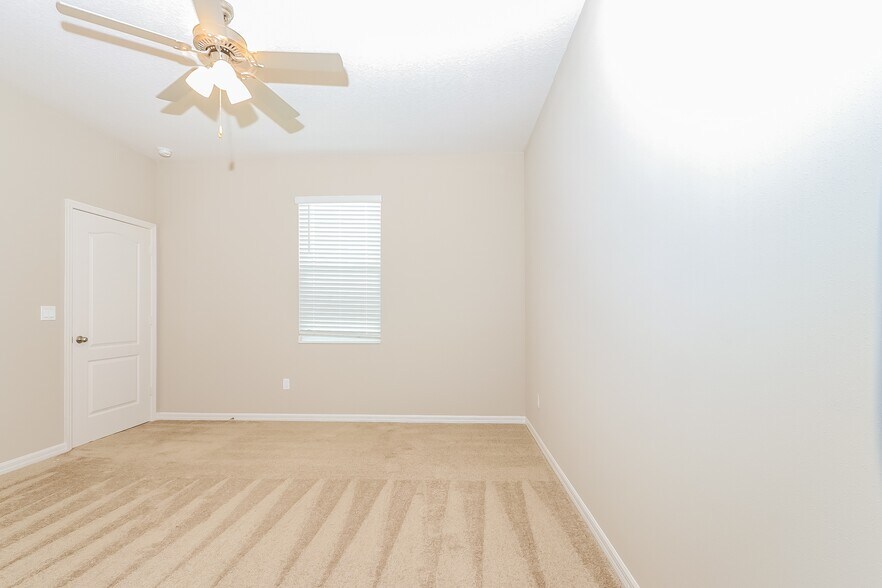 Building Photo - 1723 Party Pl