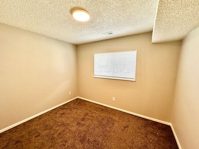 Building Photo - 1059 Mazatlan Cir