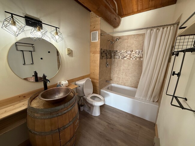 Building Photo - 545 Coulee Dr