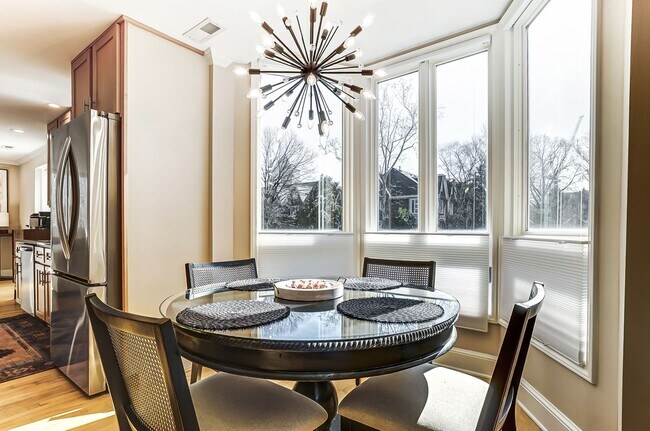 Building Photo - (Coming Soon) Fully Furnished Condo Uptown!!