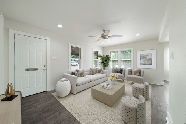 Building Photo - 1627 W Mariposa Dr